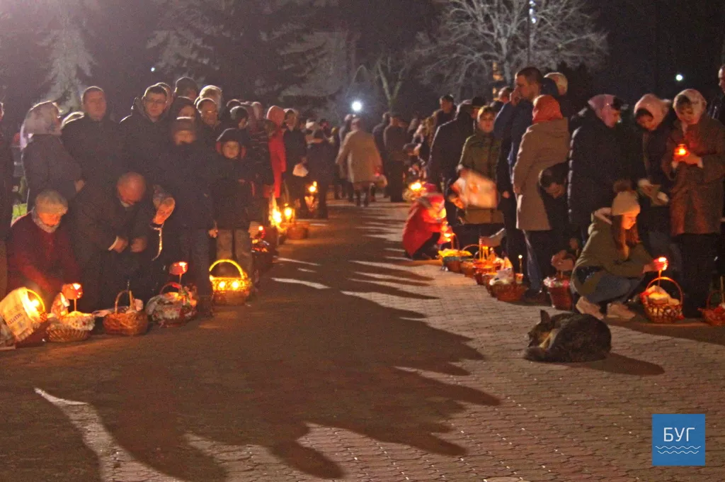 Володимир-волинці вночі святили паску 9