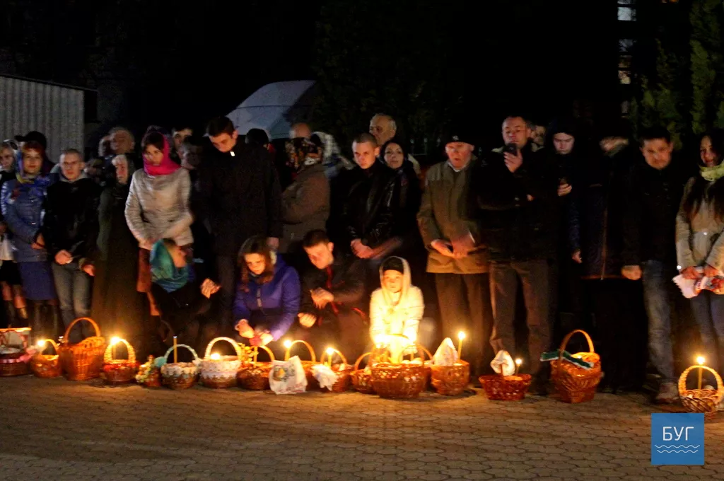 Володимир-волинці вночі святили паску 8