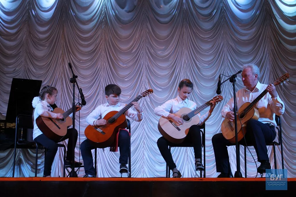 В Іваничівській дитячій музичній школі відбувся звітний концерт 12