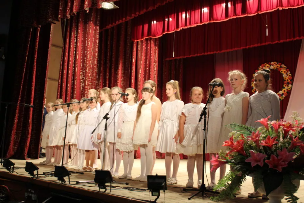 У Нововолинську відзначили найкращих школярів міста та їхніх вчителів 1