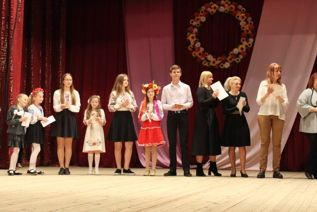 У Нововолинську відзначили найкращих школярів міста та їхніх вчителів 6