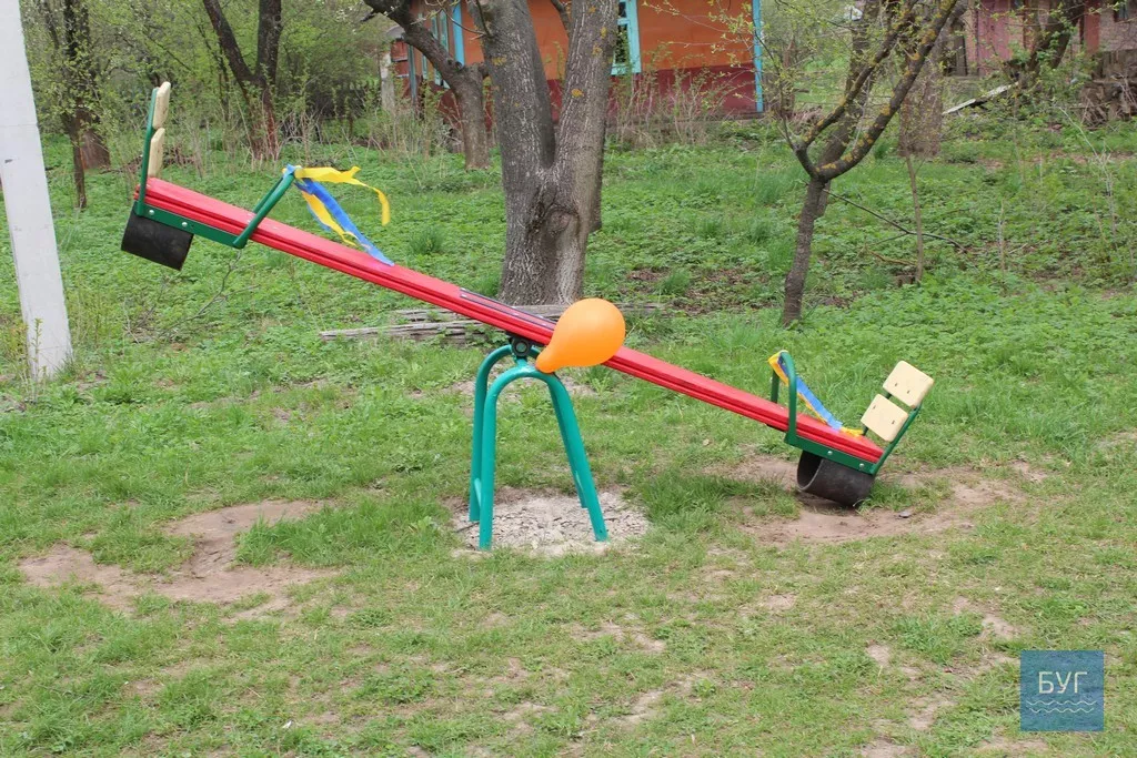 У Зимнівській ОТГ одразу відкрили три дитячі майданчики та один комп'ютерний клас 13