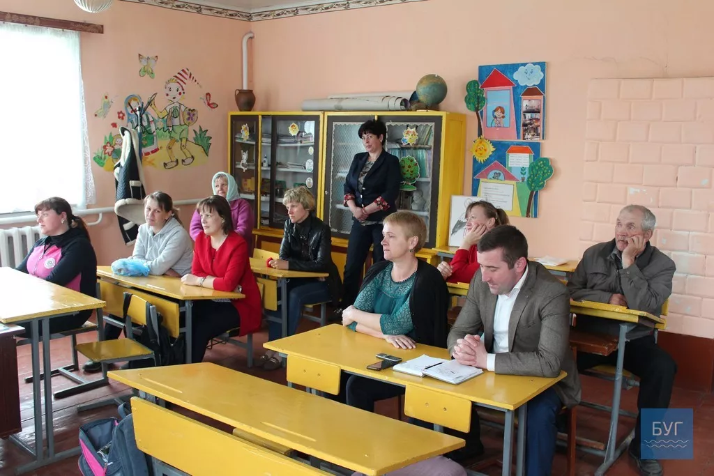 У Зимнівській ОТГ одразу відкрили три дитячі майданчики та один комп'ютерний клас 18