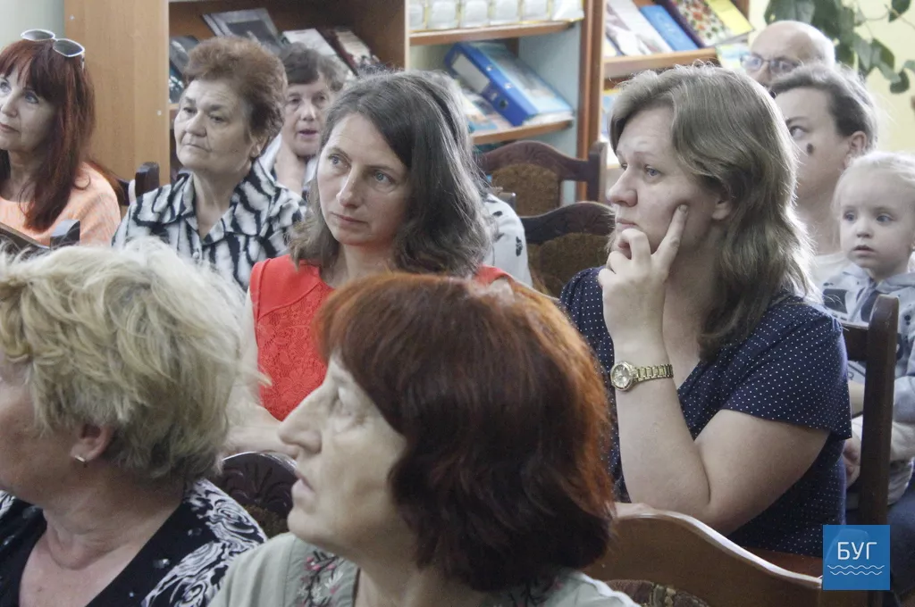 У Володимирі-Волинському привітали з прийдешнім святом багатодітних матусь 3