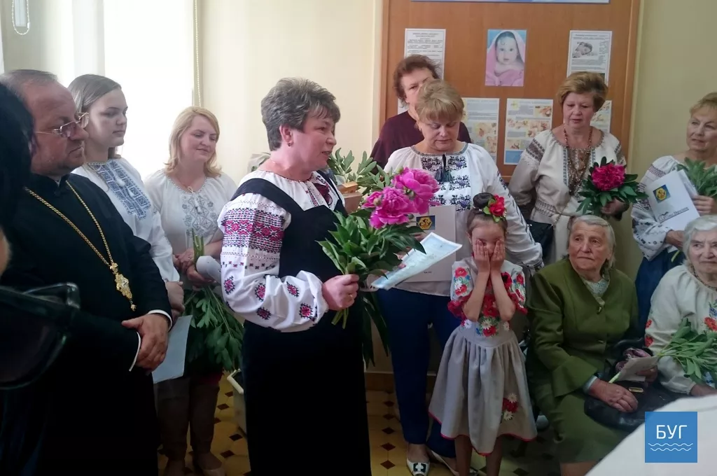 У Володимирі-Волинському привітали з Днем матері породіль 7