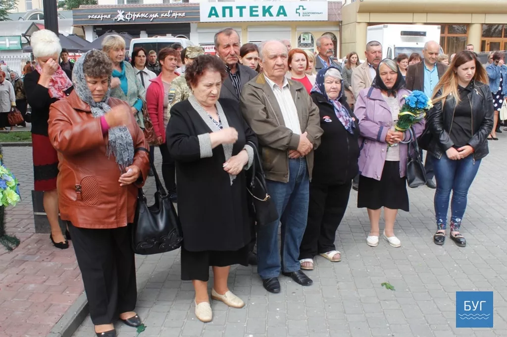 Загиблих під Волновахою героїв вшанували у Володимирі-Волинському 7