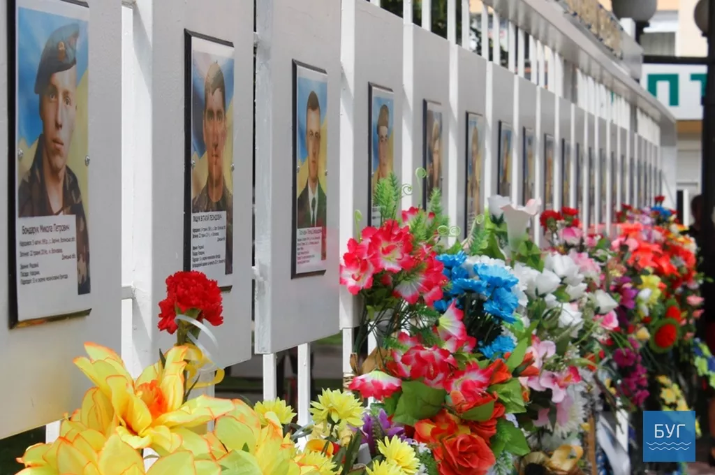 Загиблих під Волновахою героїв вшанували у Володимирі-Волинському 2