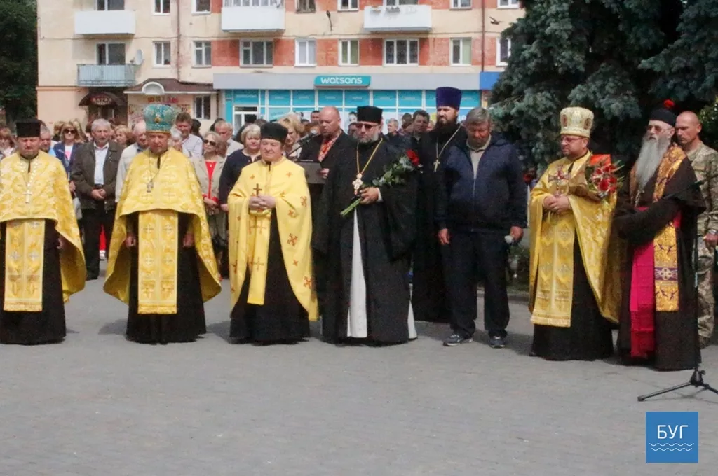 Загиблих під Волновахою героїв вшанували у Володимирі-Волинському 9