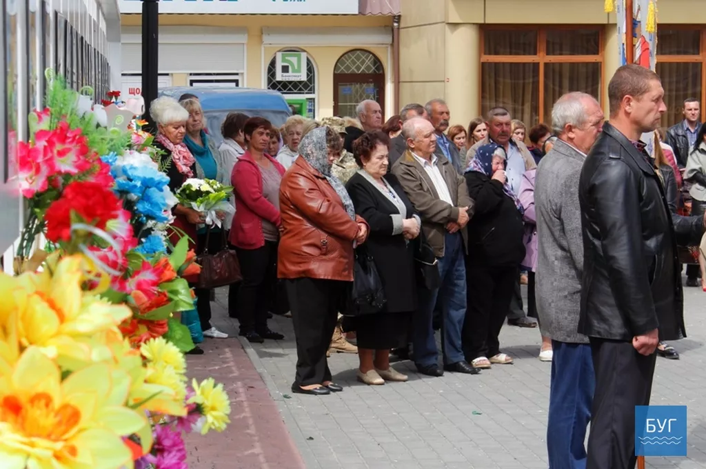 Загиблих під Волновахою героїв вшанували у Володимирі-Волинському 10