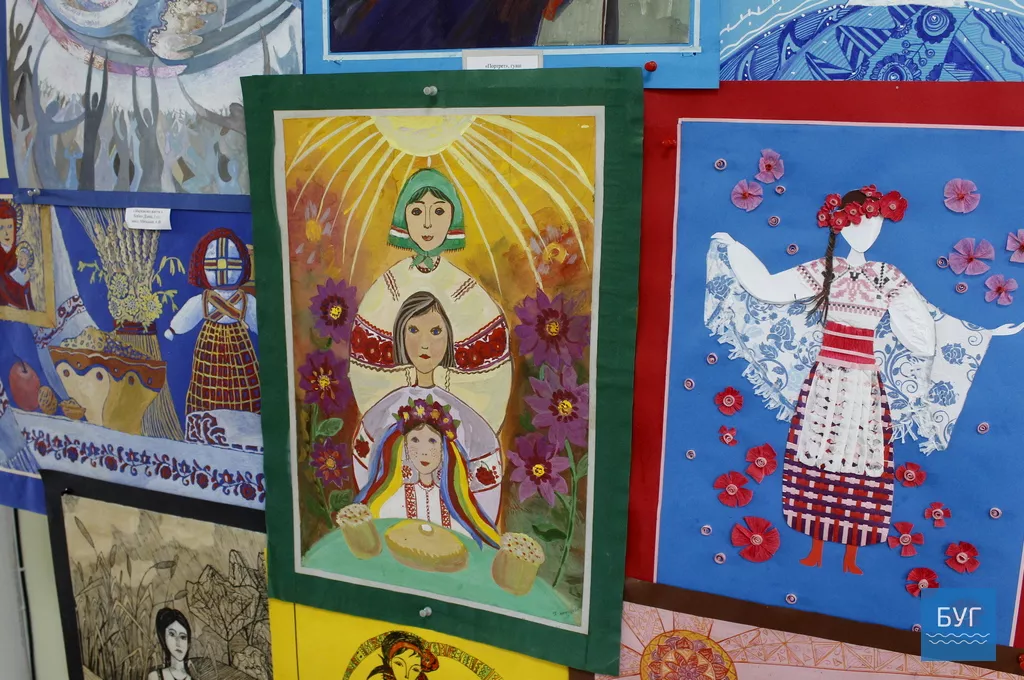 У Володимирі-Волинському привітали з прийдешнім святом багатодітних матусь 4