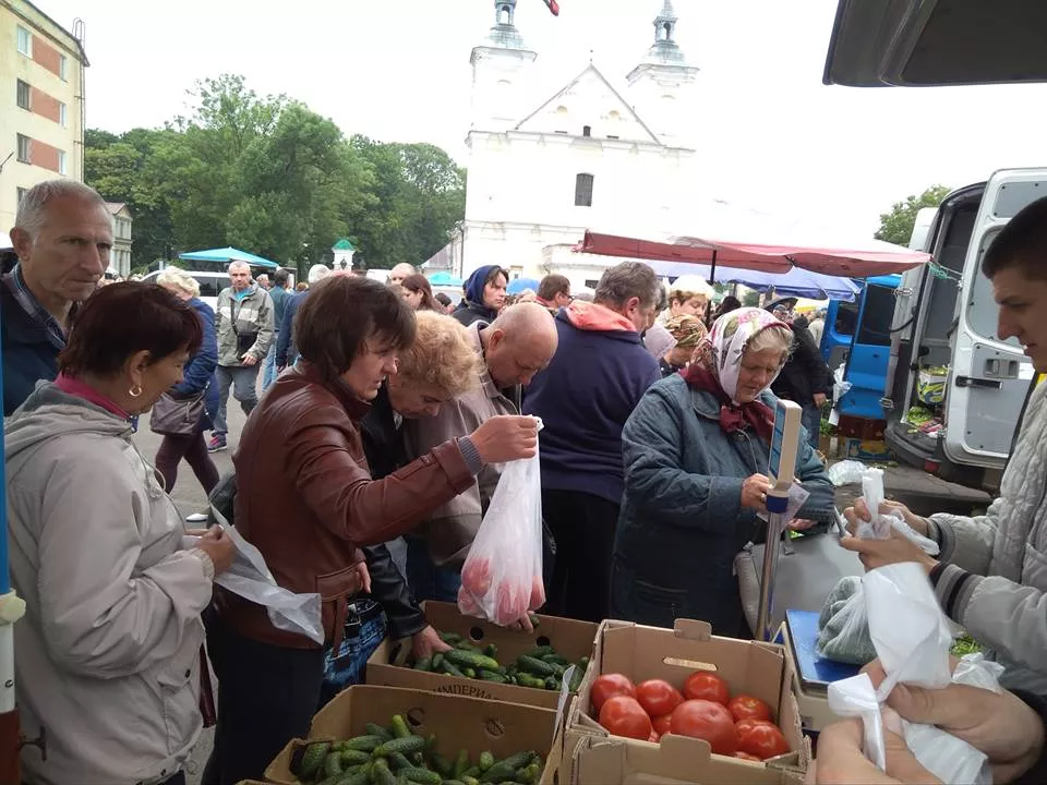 Якими були ціни на весняному ярмарку у Володимирі-Волинському? 2