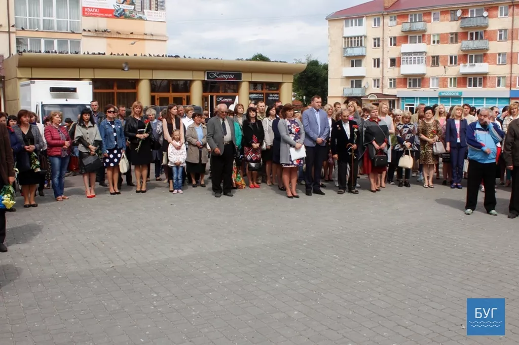 Загиблих під Волновахою героїв вшанували у Володимирі-Волинському 4