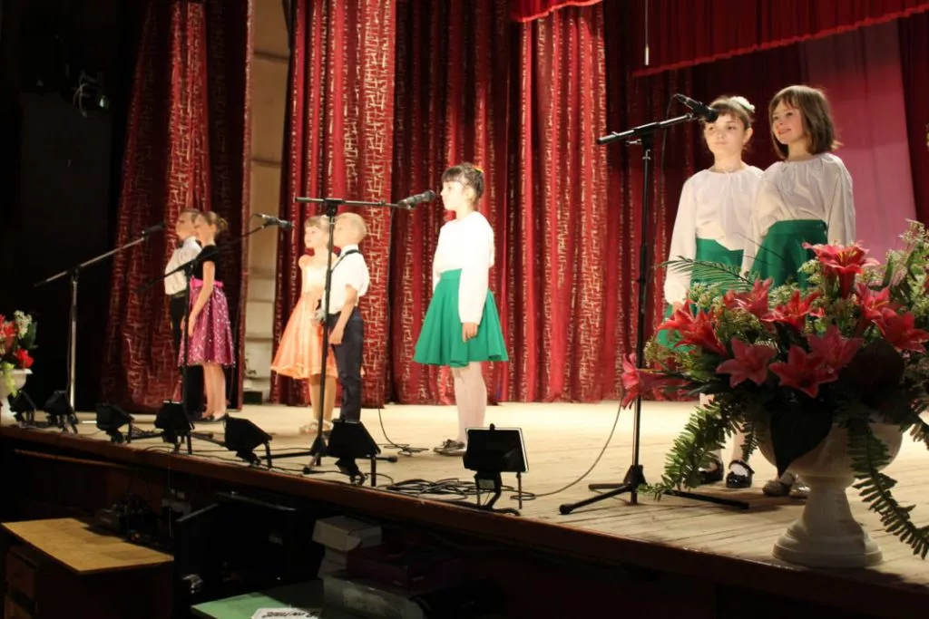 У Нововолинську відбувся святковий концерт, приурочений Дню матері 4