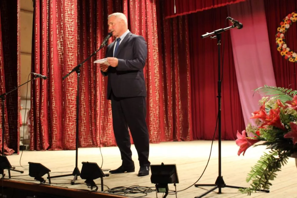 У Нововолинську відбувся святковий концерт, приурочений Дню матері 1