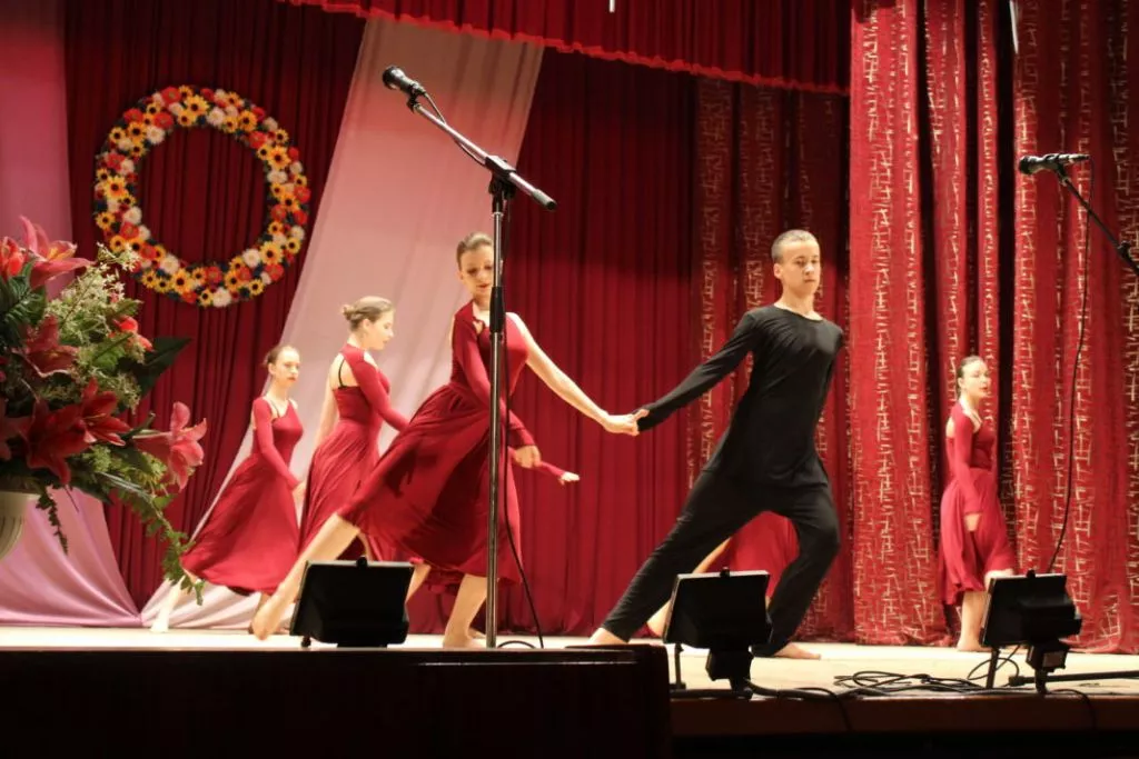 У Нововолинську відбувся святковий концерт, приурочений Дню матері 10