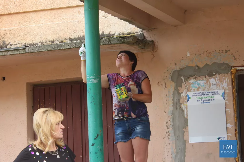 Народний депутат Ігор Гузь взяв участь у толоці в дворі ОСББ "Наше містечко" у Володимирі-Волинському 25