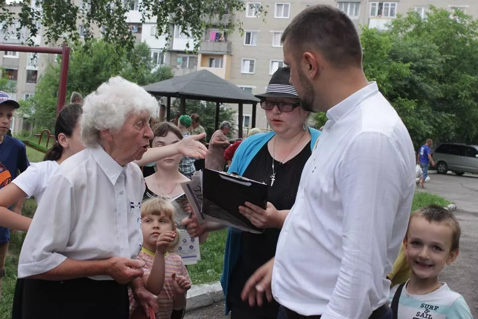Волинський нардеп зустрівся з нововолинцями 5