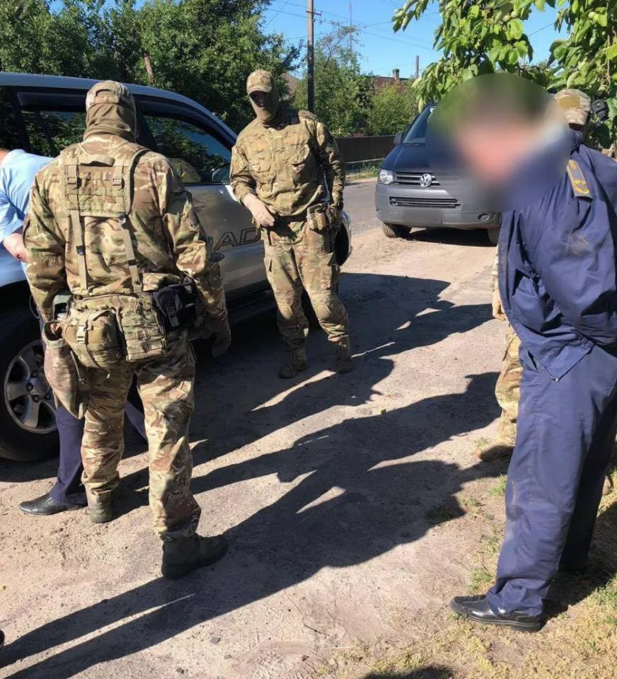 На Волині митники налагодили «хабарний» бізнес на ввезених із закордону автомобілях 2