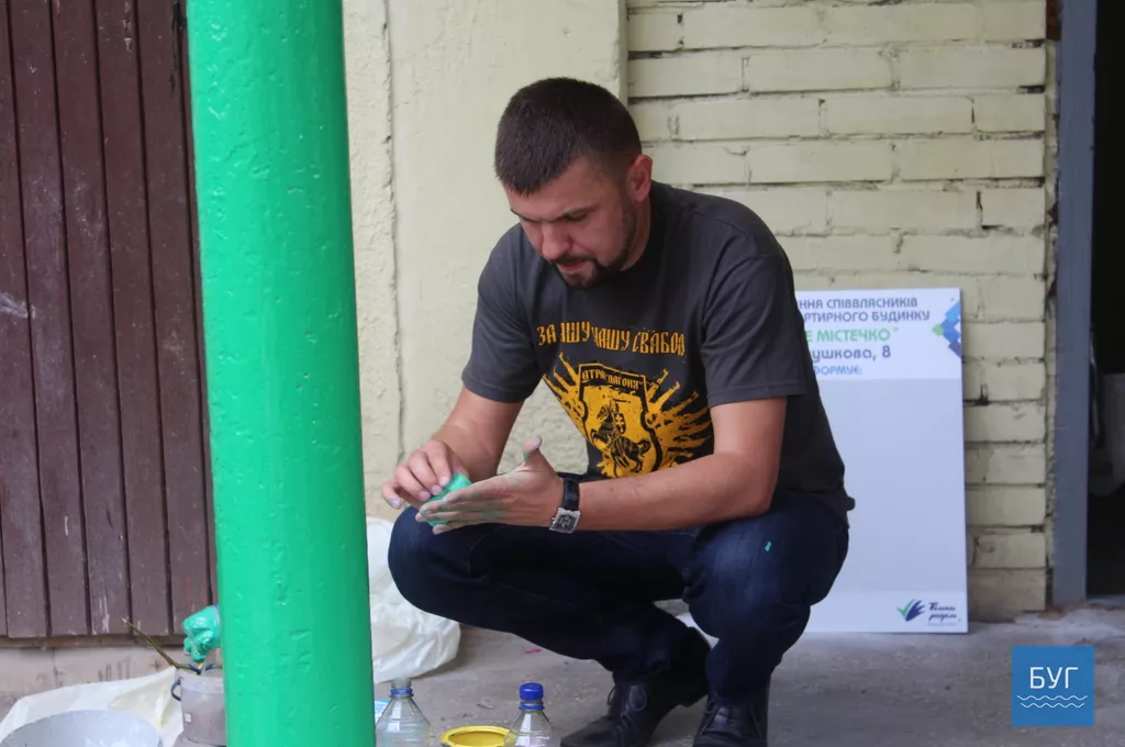 Народний депутат Ігор Гузь взяв участь у толоці в дворі ОСББ "Наше містечко" у Володимирі-Волинському 31
