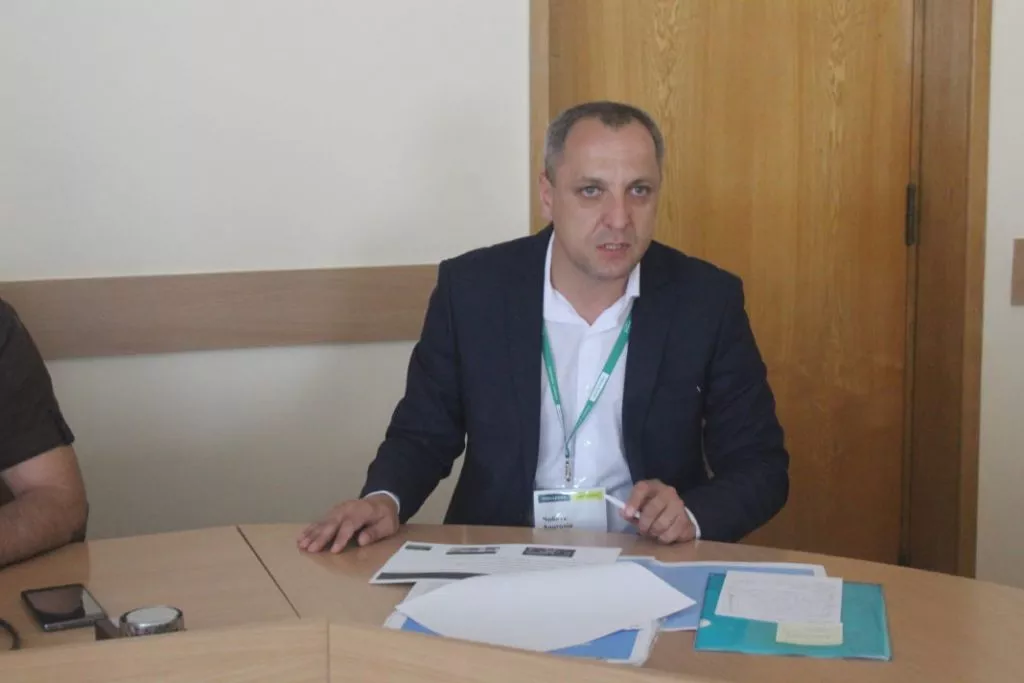 У Нововолинську презентували експериментальну муніципальну картку Ощадбанку 3