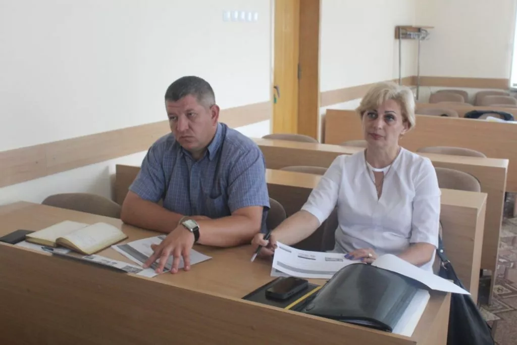 У Нововолинську презентували експериментальну муніципальну картку Ощадбанку 2