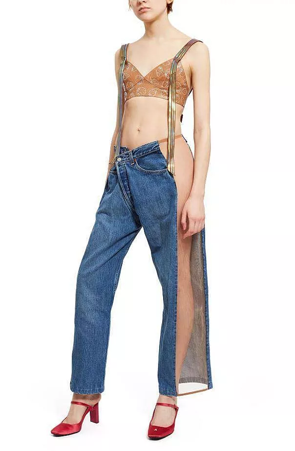 Дизайнери розробили нову модель джинсів, яку треба носити без спідньої білизни 2