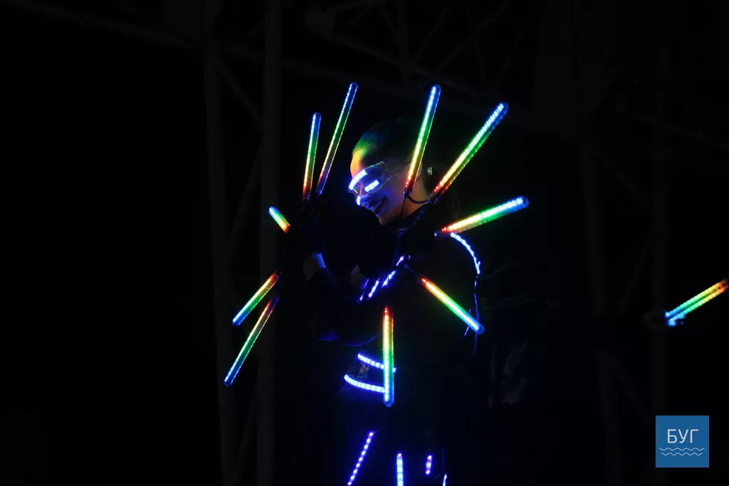 У Володимирі-Волинському на День міста показали вражаюче світлодіодне шоу 3