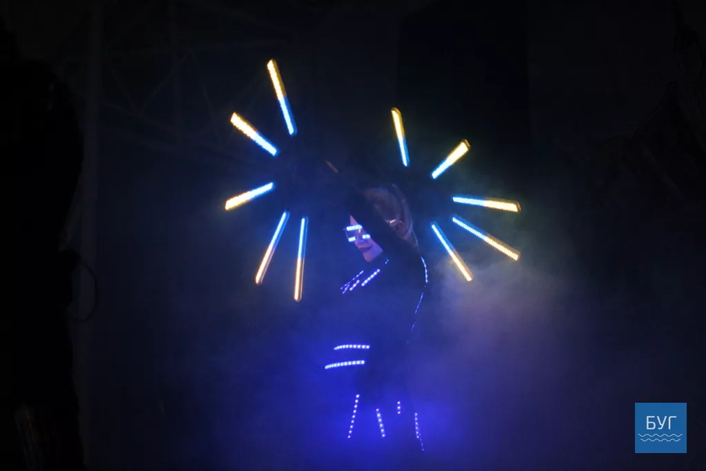 У Володимирі-Волинському на День міста показали вражаюче світлодіодне шоу 5