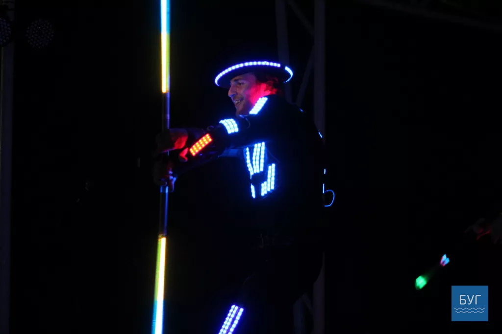 У Володимирі-Волинському на День міста показали вражаюче світлодіодне шоу 6