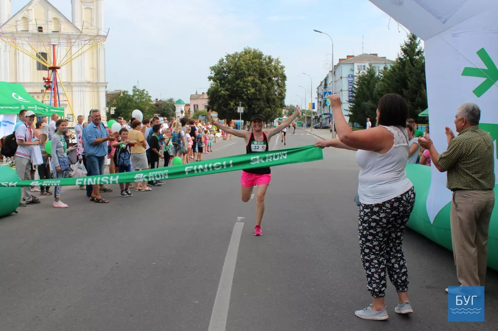 У Володимирі-Волинському у забігові на 5 кілометрів взяло участь більше 140 людей 13