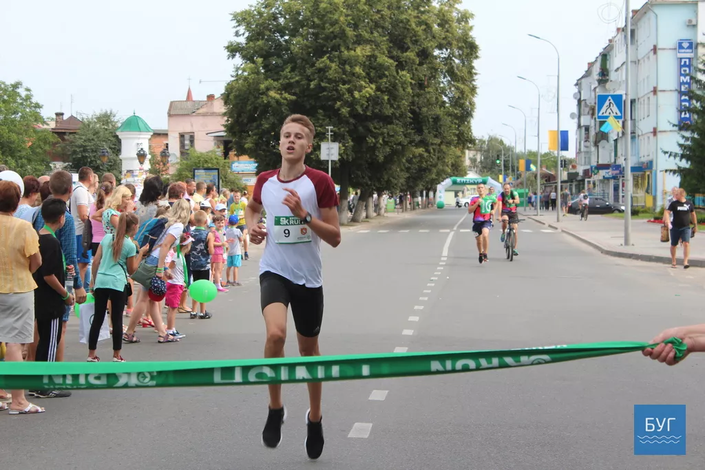 У Володимирі-Волинському у забігові на 5 кілометрів взяло участь більше 140 людей 14