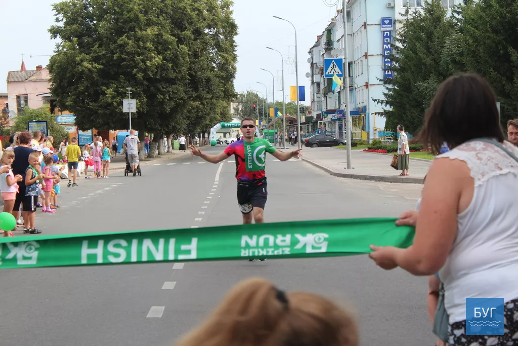 У Володимирі-Волинському у забігові на 5 кілометрів взяло участь більше 140 людей 15