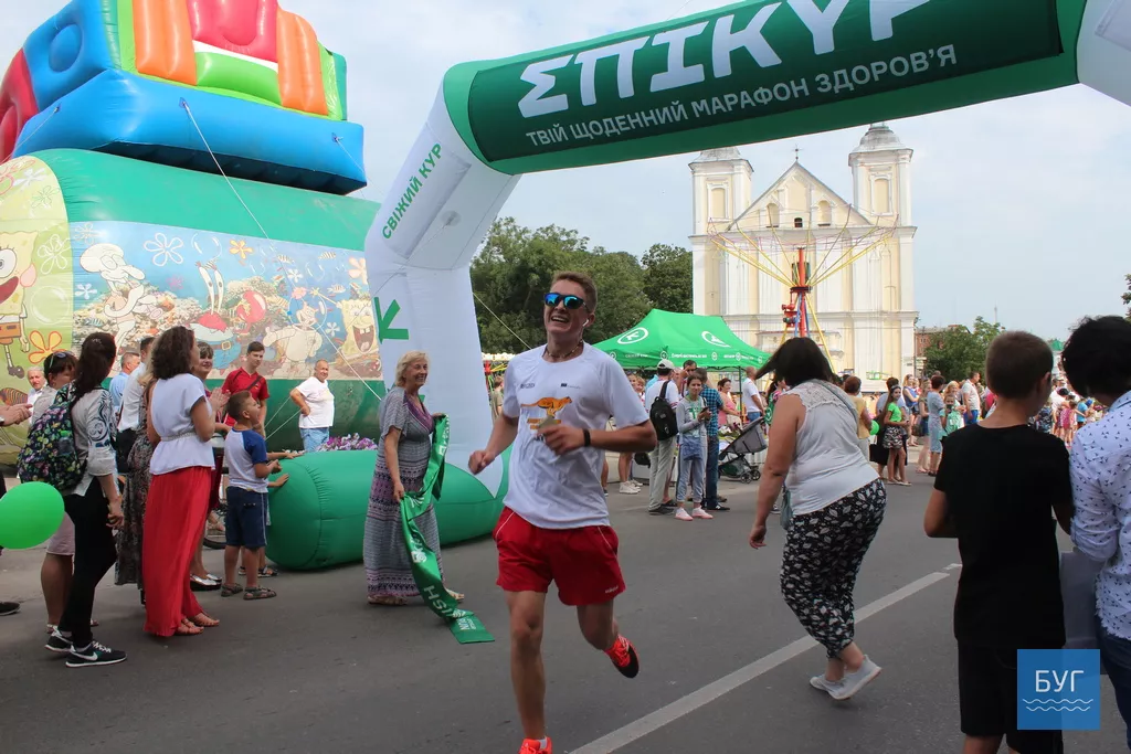 У Володимирі-Волинському у забігові на 5 кілометрів взяло участь більше 140 людей 18