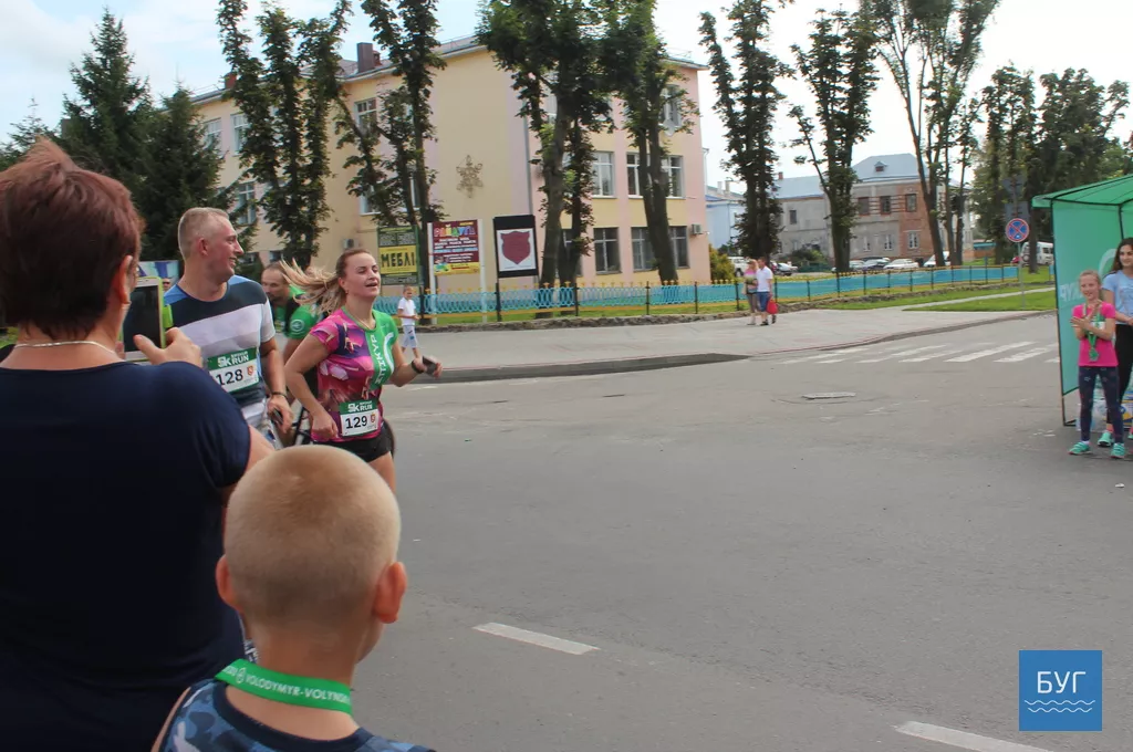 У Володимирі-Волинському у забігові на 5 кілометрів взяло участь більше 140 людей 24