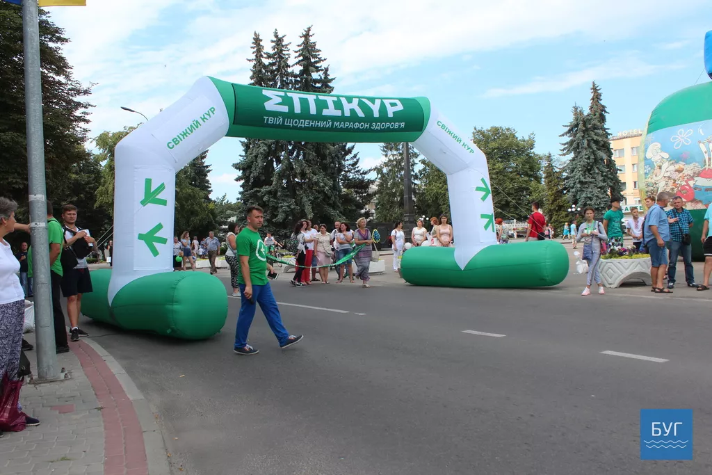 У Володимирі-Волинському у забігові на 5 кілометрів взяло участь більше 140 людей 4