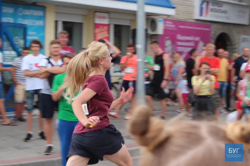 У Володимирі-Волинському у забігові на 5 кілометрів взяло участь більше 140 людей 26