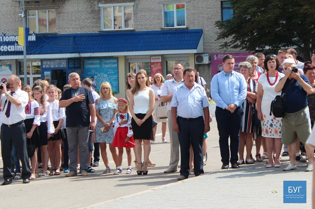 В День міста у Володимирі-Волинському поклали квіти до меморіалів загиблим героям 27