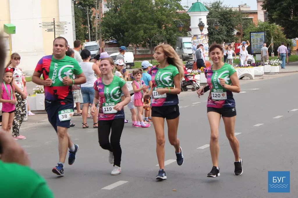 У Володимирі-Волинському у забігові на 5 кілометрів взяло участь більше 140 людей 27