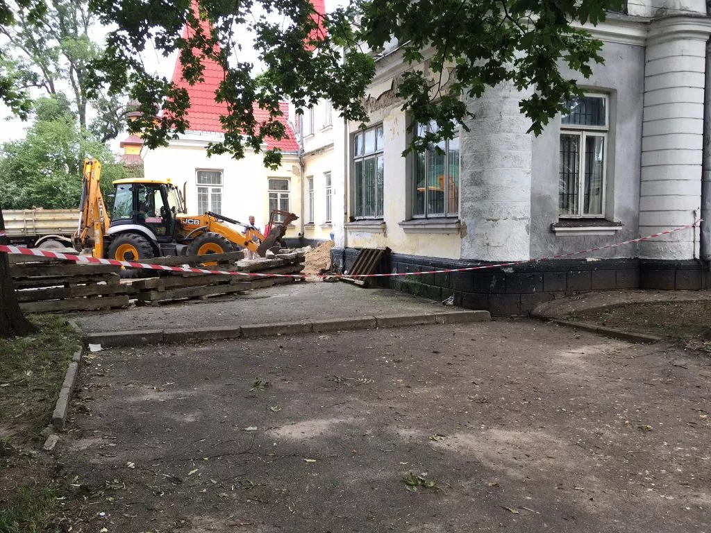 У Володимирі-Волинському розпочали реставрувати приміщення музею 8