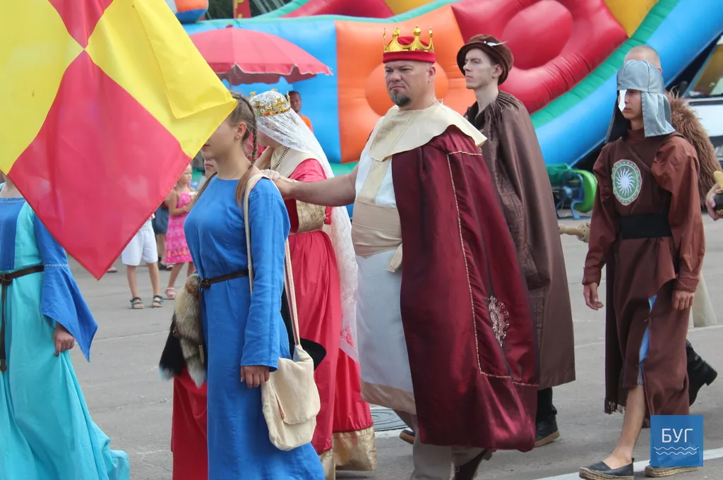 В День міста у Володимирі-Волинському поклали квіти до меморіалів загиблим героям 5