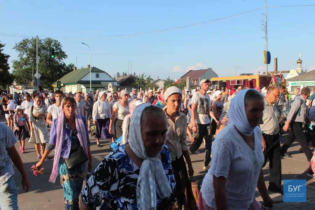 Володимиром-Волинським пройшла Хресна хода до Почаївської лаври 3