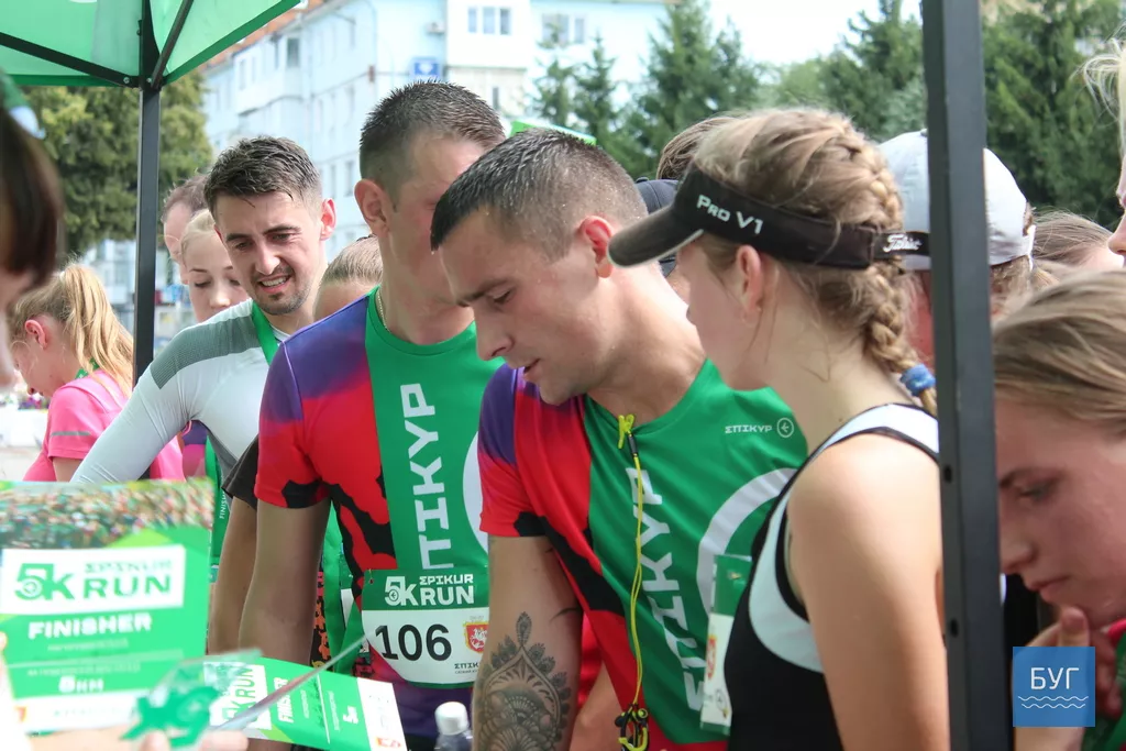 У Володимирі-Волинському у забігові на 5 кілометрів взяло участь більше 140 людей 38