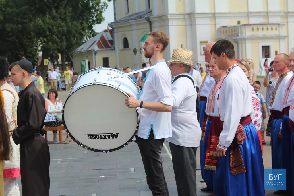 В День міста у Володимирі-Волинському поклали квіти до меморіалів загиблим героям 7