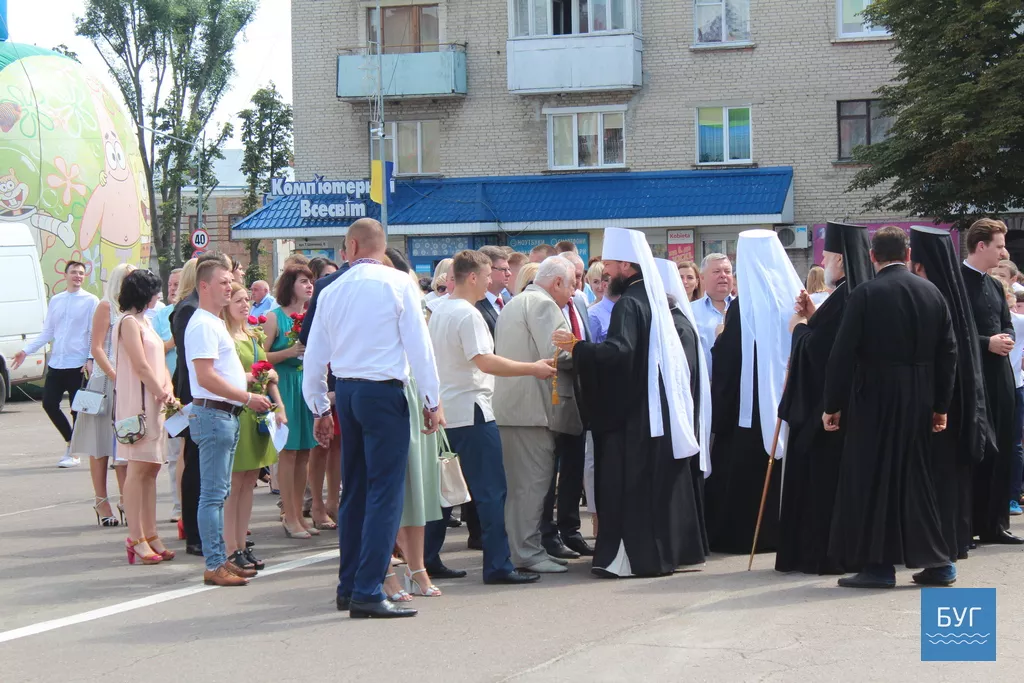 В День міста у Володимирі-Волинському поклали квіти до меморіалів загиблим героям 8
