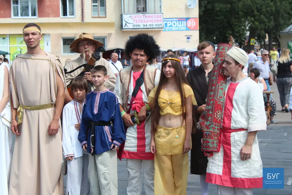 В День міста у Володимирі-Волинському поклали квіти до меморіалів загиблим героям 9