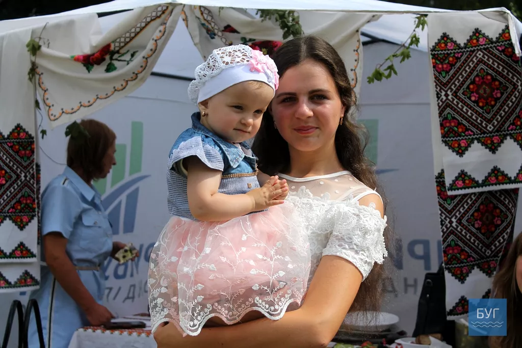 Спорт, розваги та відкриття інсталяції: у Павлівці відзначили День громади 14