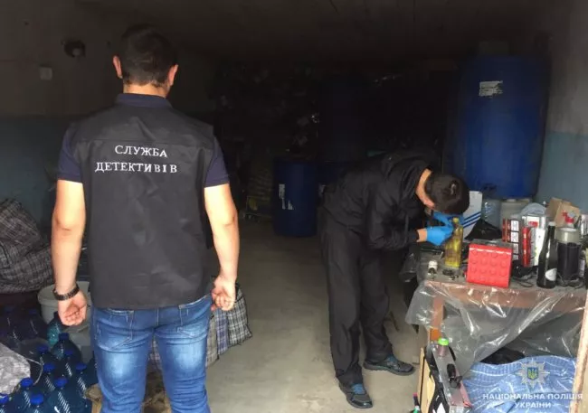 У жительки Ковеля вилучили майже 600 літрів контрафактного алкоголю 3