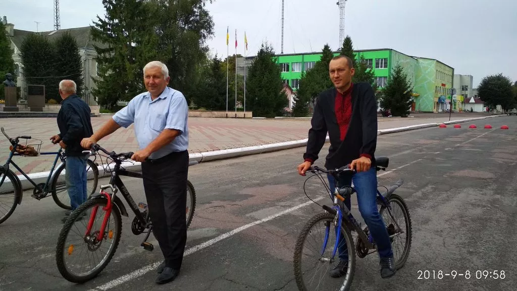 Велосипедисти в Іваничах влаштували велопробіг, присвячений Дню фізичної культури та спорту України 2