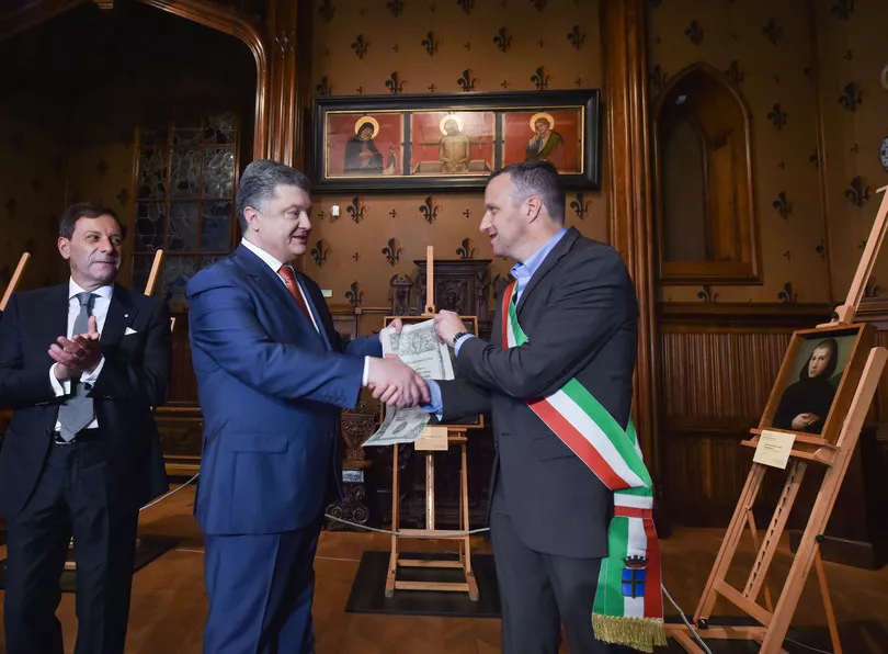 В італійському місті Верона Порошенка позбавили звання почесного громадянина 1