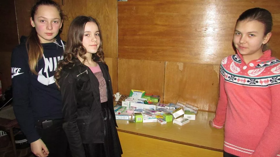 Добро руками дітей: Учні нововолинської школи здають макулатуру та допомагають бійцям на Сході 20
